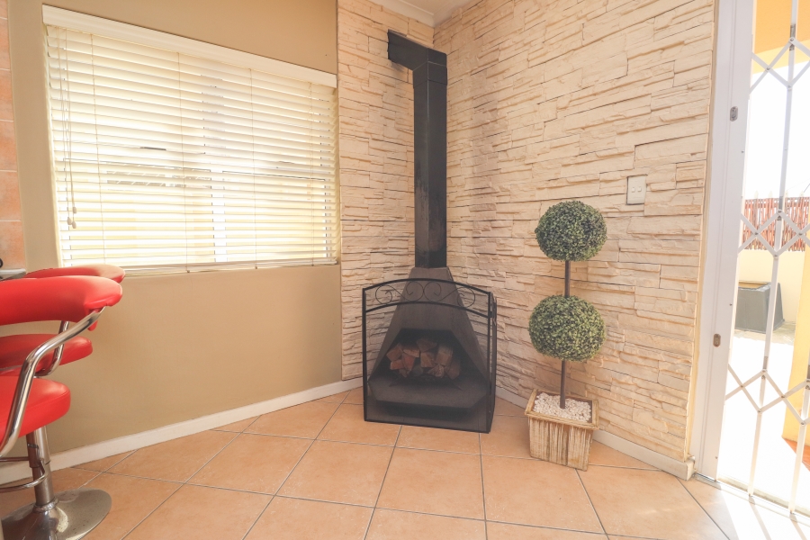 3 Bedroom Property for Sale in Gordons Bay Central Western Cape